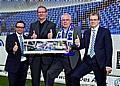 Volkswagen und Schalke 04 verlängern Partnerschaft.  Foto: VW/Auto-Reporter.NET